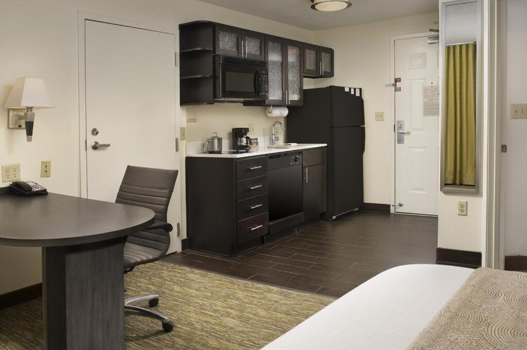 Candlewood Suites Belle Vernon By Ihg Extérieur photo