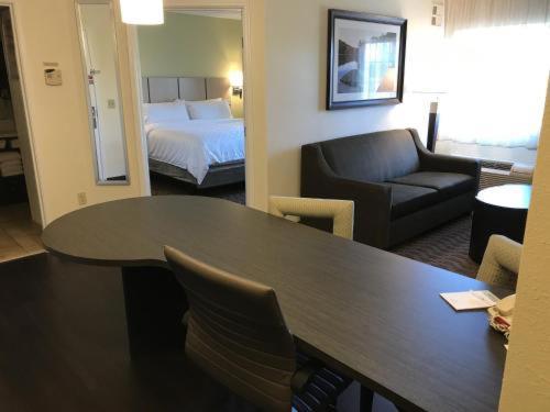 Candlewood Suites Belle Vernon By Ihg Extérieur photo